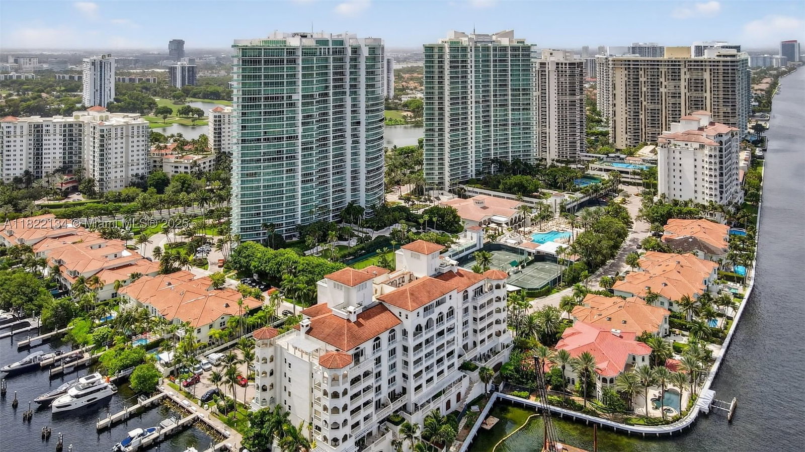 Real estate property located at 19925 39th Pl #404, Miami-dade, Bella Vista Mid-rise Sout, Aventura, FL