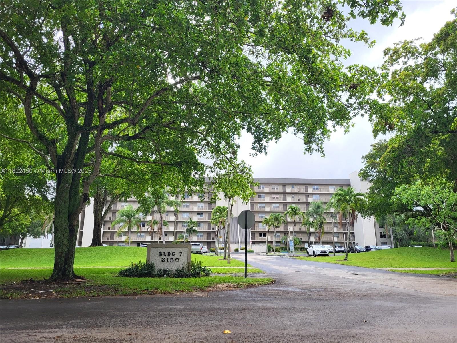 Real estate property located at 3150 Rolling Hills Cir #310, Broward, Rolling Hills Golf And Te, Davie, FL
