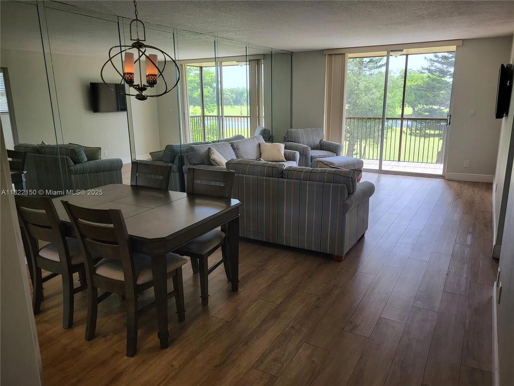 Real estate property located at 3150 Rolling Hills Cir #310, Broward, Rolling Hills Golf And Te, Davie, FL