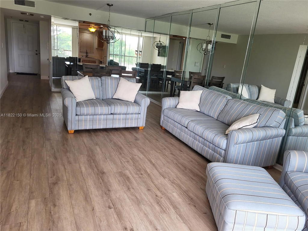 Real estate property located at 3150 Rolling Hills Cir #310, Broward, Rolling Hills Golf And Te, Davie, FL