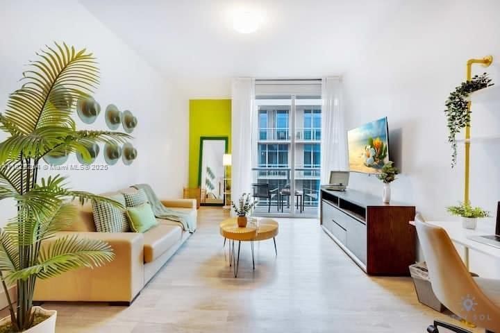 Real estate property located at 777 Ocean Dr N521, Broward, Costa Hollywood Condo, Hollywood, FL