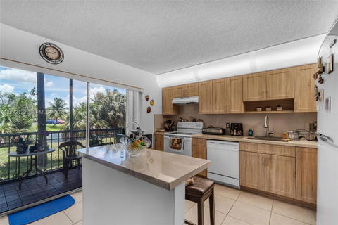 Real estate property located at 17000 67th Ave #126, Miami-dade, Country Lane Condo #2, Hialeah, FL