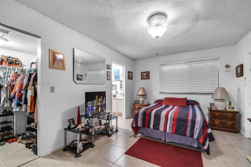 Real estate property located at 17000 67th Ave #126, Miami-dade, Country Lane Condo #2, Hialeah, FL