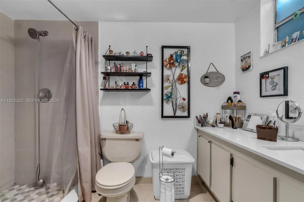 Real estate property located at 17000 67th Ave #126, Miami-dade, Country Lane Condo #2, Hialeah, FL