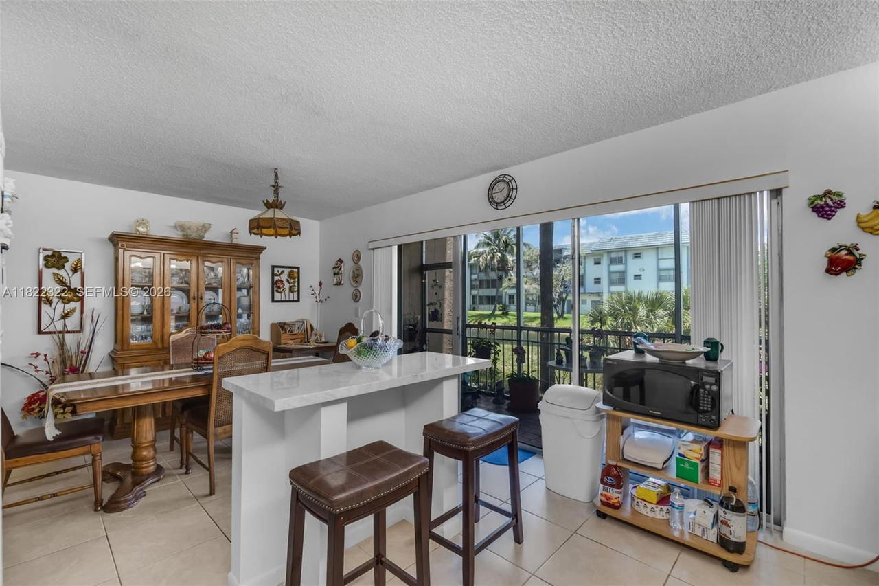 Real estate property located at 17000 67th Ave #126, Miami-dade, Country Lane Condo #2, Hialeah, FL