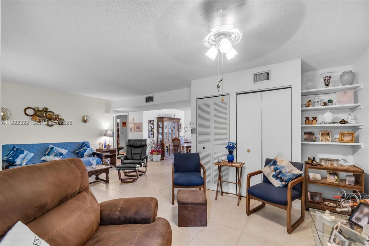 Real estate property located at 17000 67th Ave #126, Miami-dade, Country Lane Condo #2, Hialeah, FL