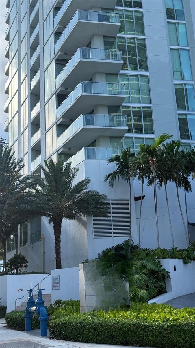 Real estate property located at 2900 7th Ave #1407, Miami-dade, Biscayne Beach Condo, Miami, FL