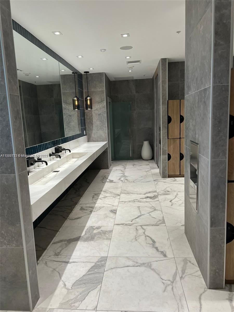 Real estate property located at 90 3rd St #3010, Miami-dade, Ivy Condo, Miami, FL