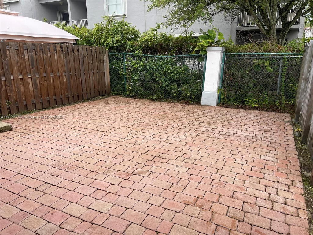 Real estate property located at 11530 48th Ter, Miami-dade, Dimensions At Doral, Doral, FL