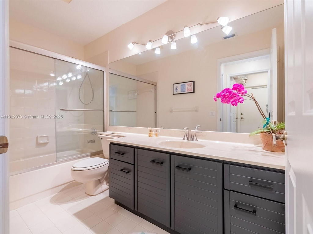 Real estate property located at 2721 Montevideo Ave, Broward, Embassy Place, Cooper City, FL