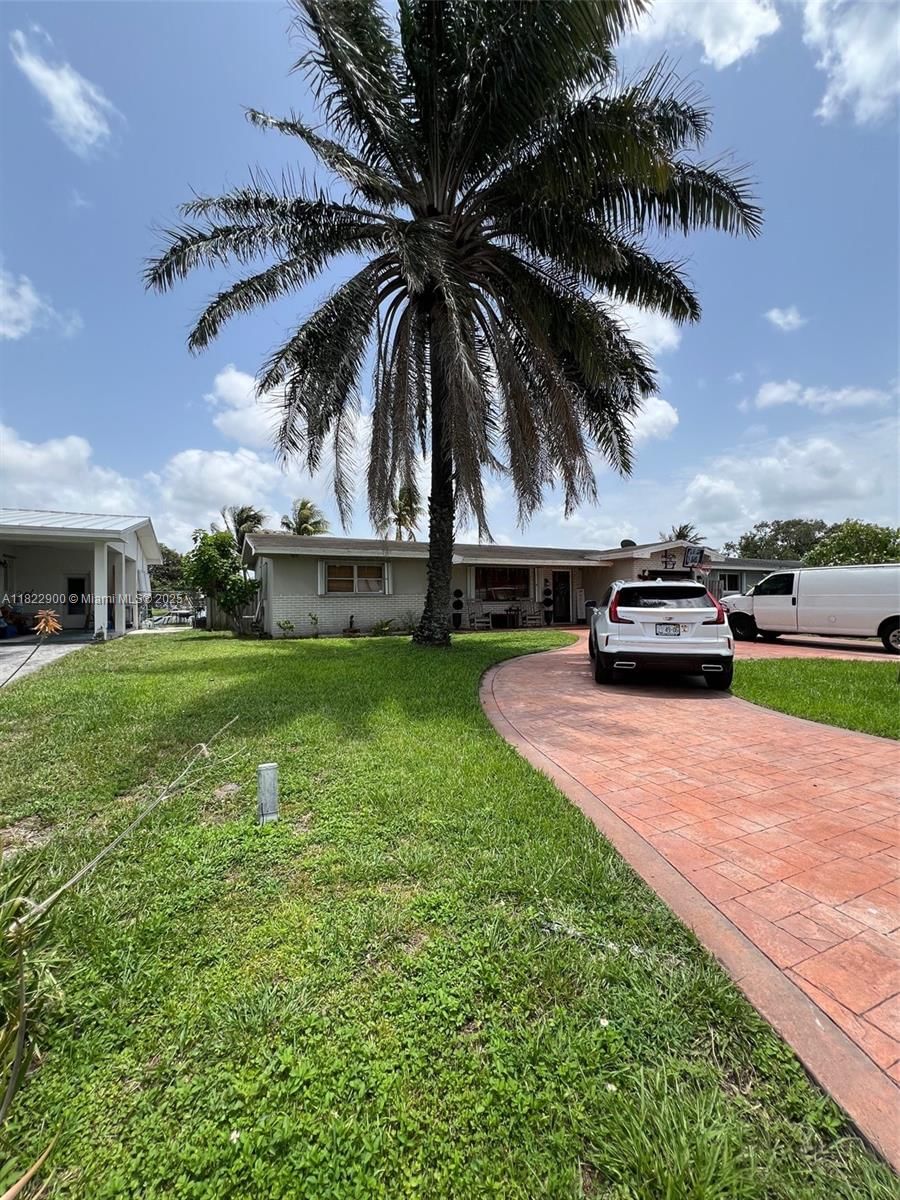 Real estate property located at 8230 15th St, Broward, Boulevard Heights Section, Pembroke Pines, FL
