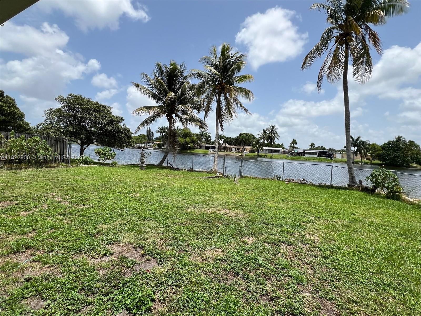 Real estate property located at 8230 15th St, Broward, Boulevard Heights Section, Pembroke Pines, FL
