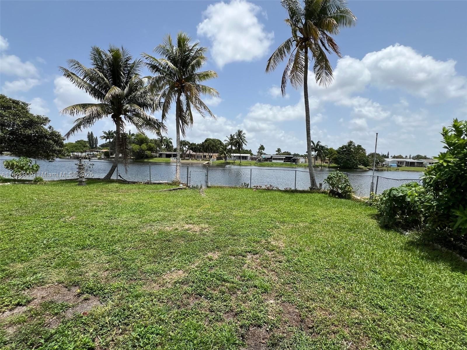 Real estate property located at 8230 15th St, Broward, Boulevard Heights Section, Pembroke Pines, FL