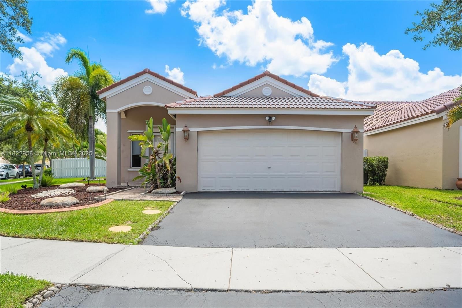 Real estate property located at 490 Talavera Rd, Broward, Sectors 3 & 4 Boundary Pl, Weston, FL