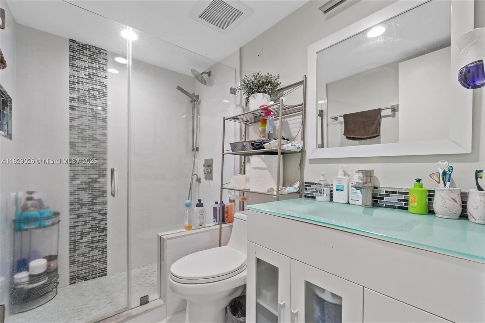 Real estate property located at 310 107th Ave #202, Miami-dade, Laguna Club East, Miami, FL