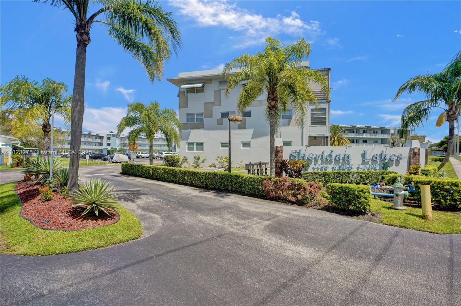 Real estate property located at , Broward, Sheridan Lakes Condo Apts, Hollywood, FL