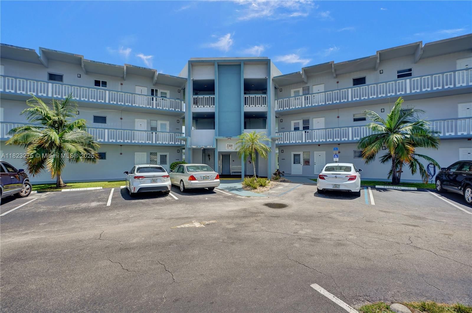 Real estate property located at , Broward, Sheridan Lakes Condo Apts, Hollywood, FL