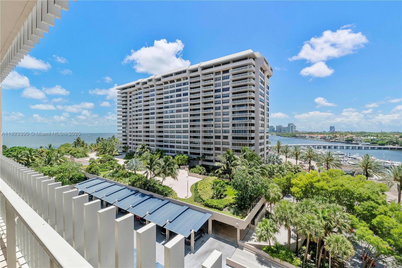 Real estate property located at 3 Grove Isle Dr C706, Miami-dade, Grove Isle Condo, Miami, FL