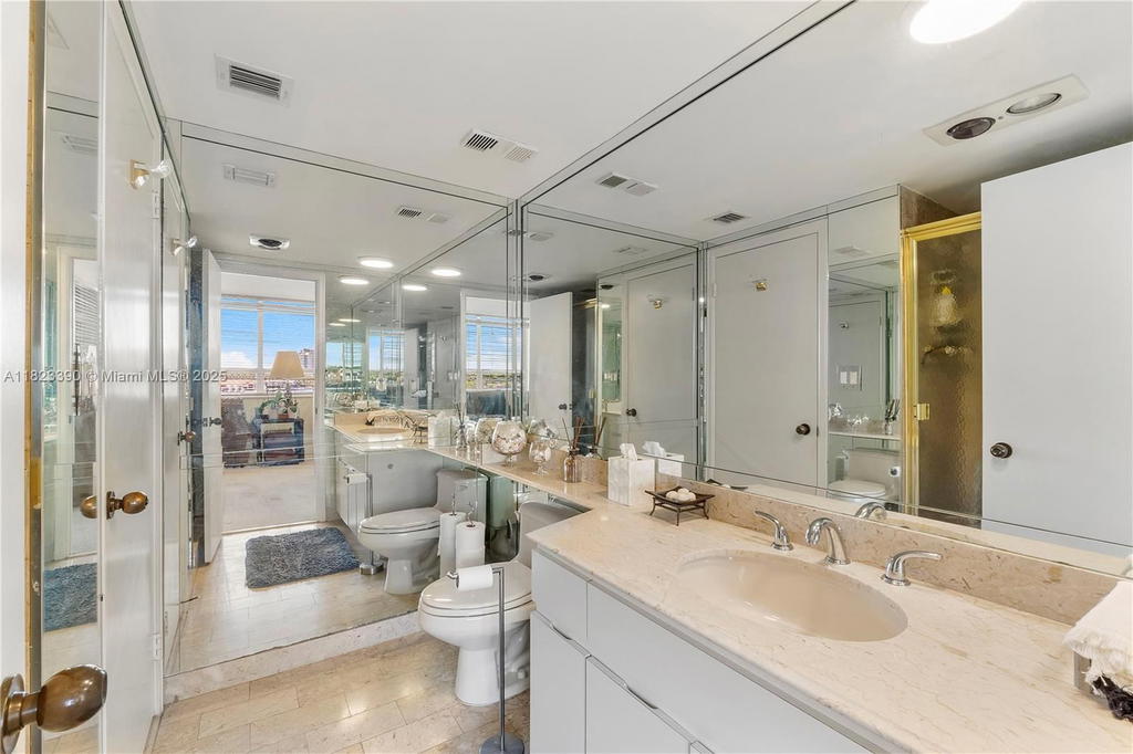 Real estate property located at 3 Grove Isle Dr C706, Miami-dade, Grove Isle Condo, Miami, FL