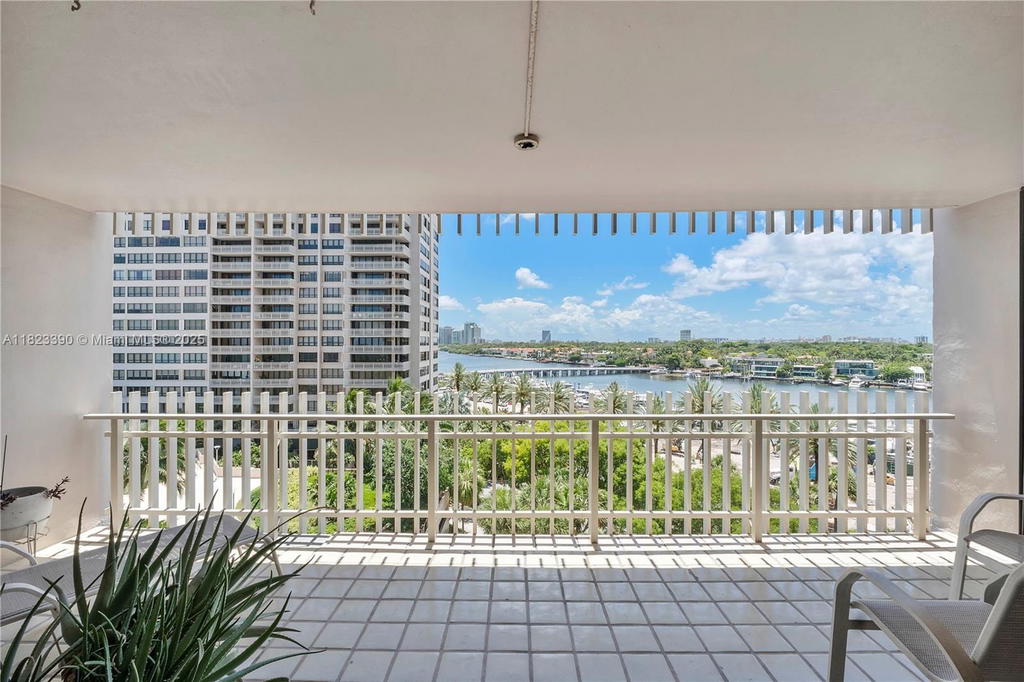 Real estate property located at 3 Grove Isle Dr C706, Miami-dade, Grove Isle Condo, Miami, FL