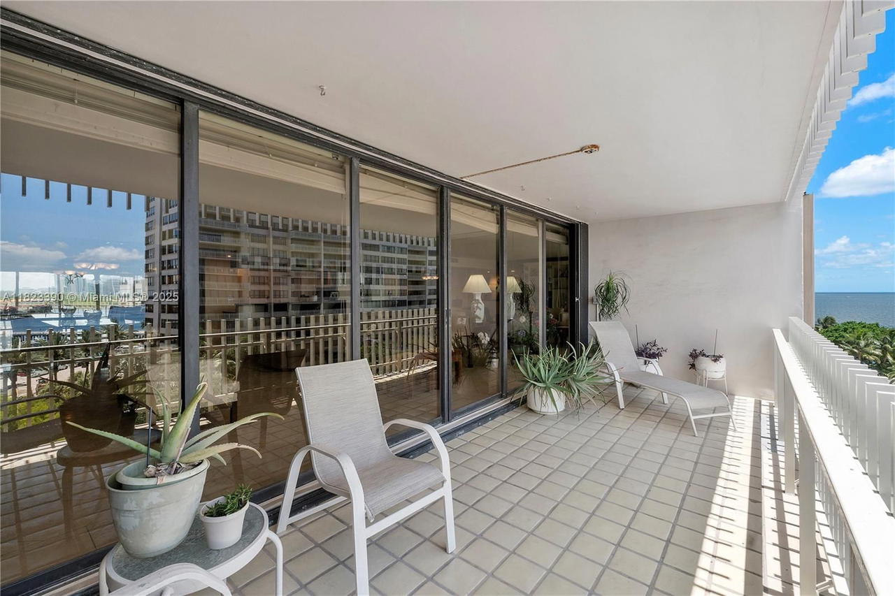 Real estate property located at 3 Grove Isle Dr C706, Miami-dade, Grove Isle Condo, Miami, FL