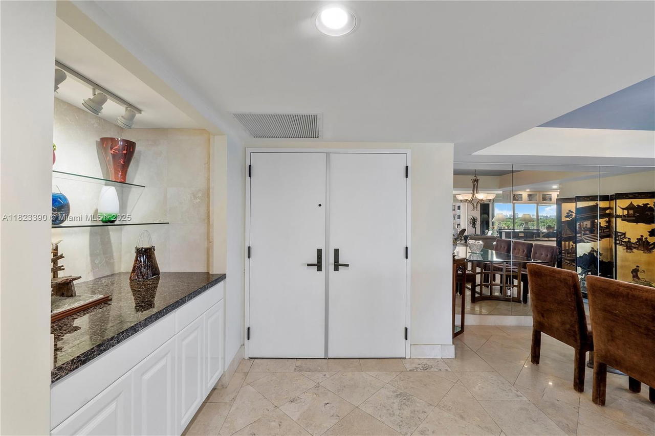 Real estate property located at 3 Grove Isle Dr C706, Miami-dade, Grove Isle Condo, Miami, FL