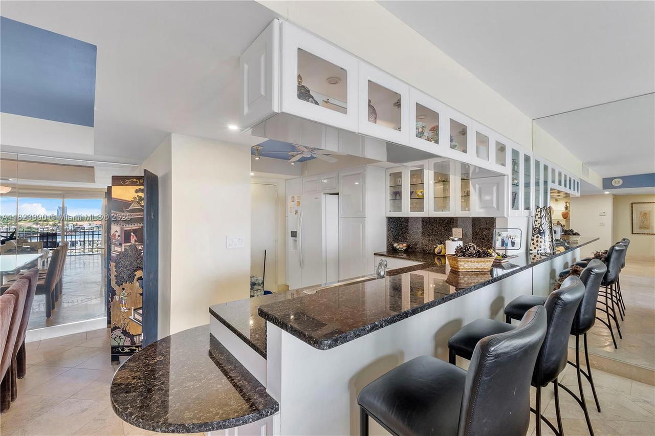 Real estate property located at 3 Grove Isle Dr C706, Miami-dade, Grove Isle Condo, Miami, FL
