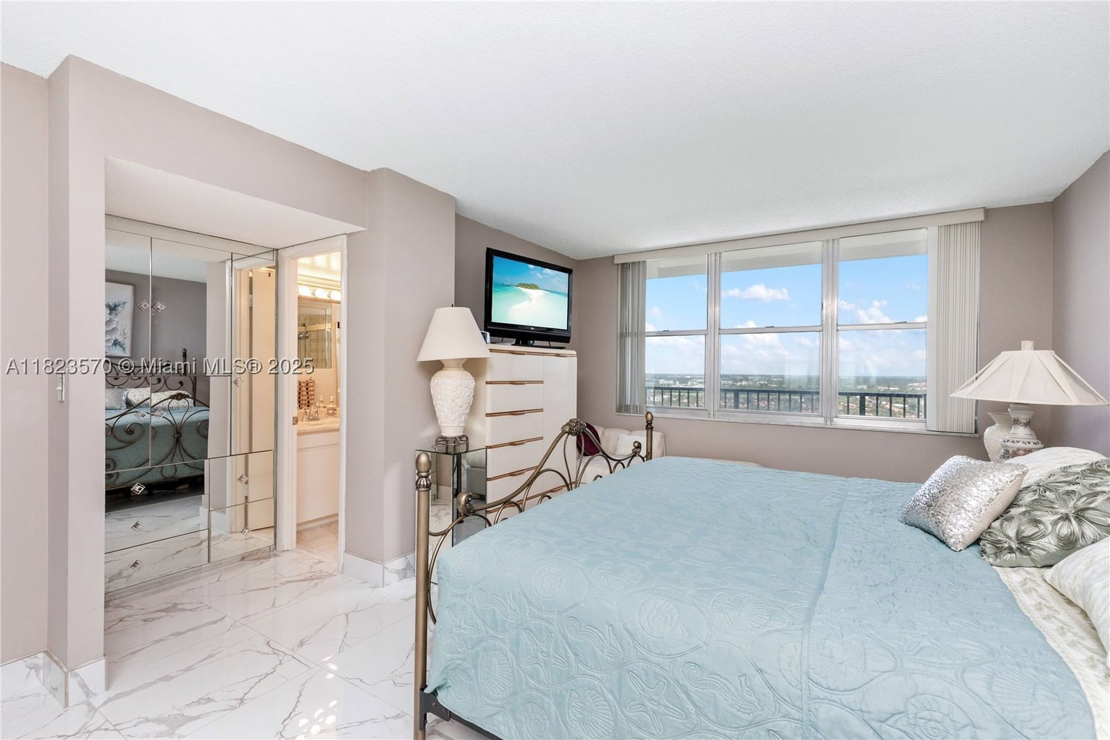 Real estate property located at 2101 Ocean Dr #2707, Broward, Quadomain Tower I And Iv, Hollywood, FL