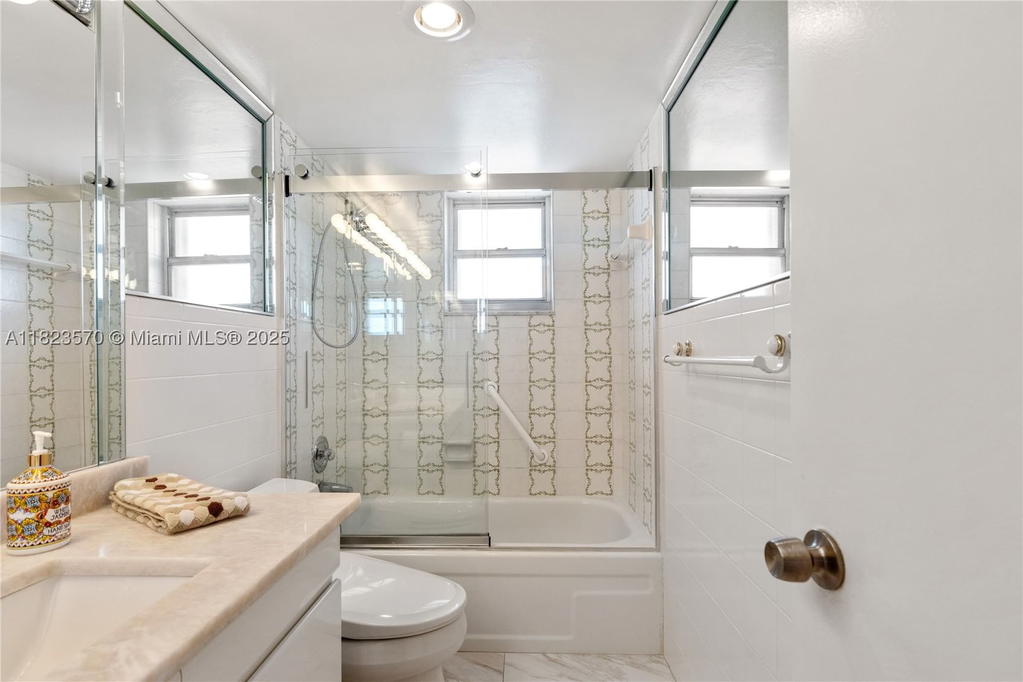 Real estate property located at 2101 Ocean Dr #2707, Broward, Quadomain Tower I And Iv, Hollywood, FL