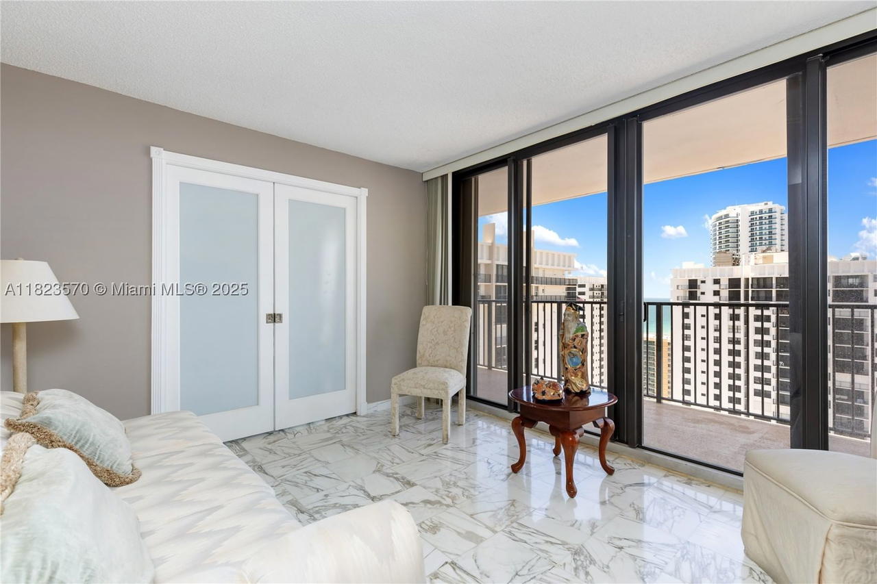 Real estate property located at 2101 Ocean Dr #2707, Broward, Quadomain Tower I And Iv, Hollywood, FL