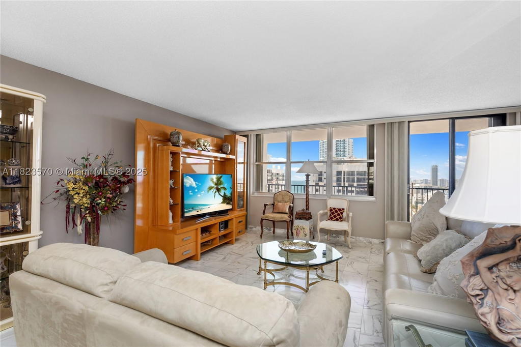 Real estate property located at 2101 Ocean Dr #2707, Broward, Quadomain Tower I And Iv, Hollywood, FL