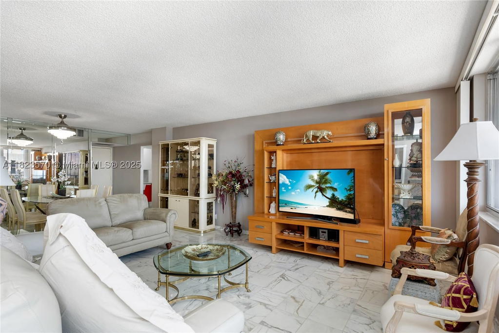 Real estate property located at 2101 Ocean Dr #2707, Broward, Quadomain Tower I And Iv, Hollywood, FL