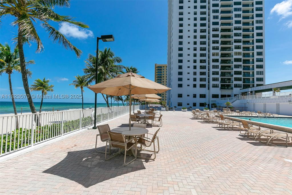 Real estate property located at 2101 Ocean Dr #2707, Broward, Quadomain Tower I And Iv, Hollywood, FL