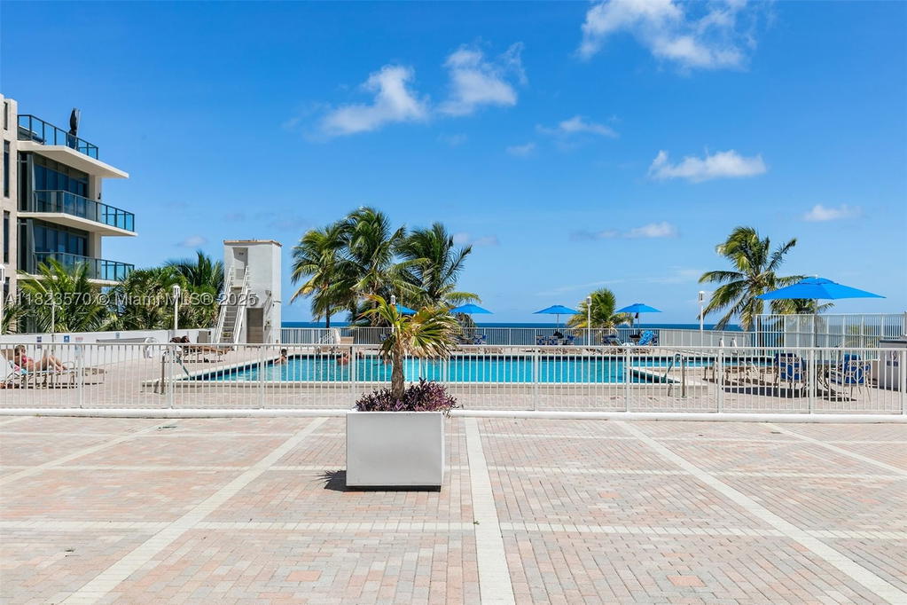 Real estate property located at 2101 Ocean Dr #2707, Broward, Quadomain Tower I And Iv, Hollywood, FL