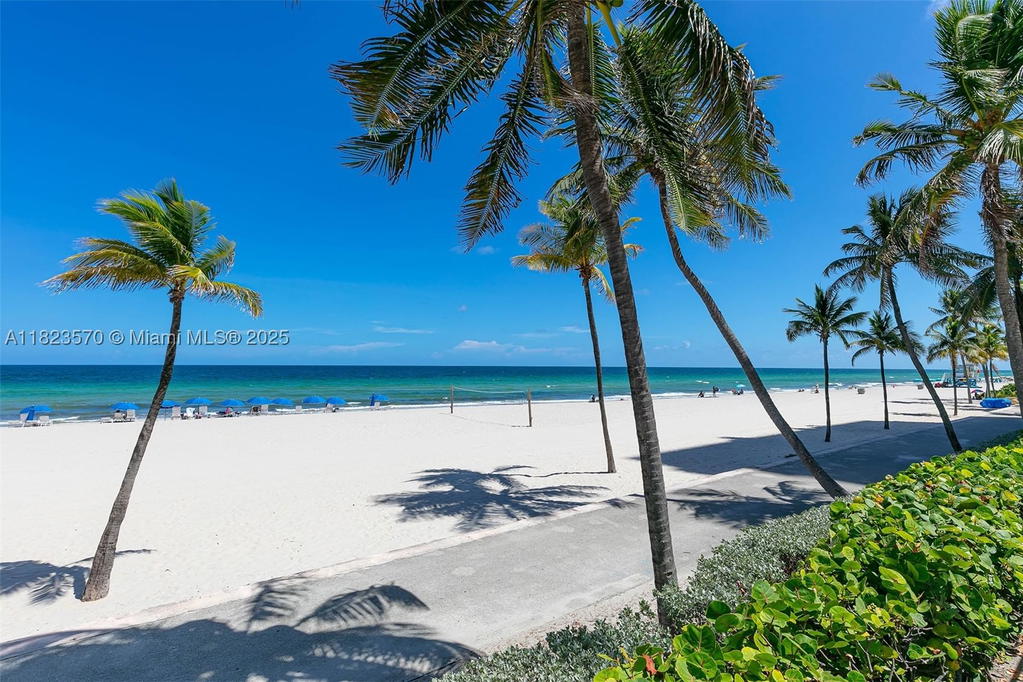 Real estate property located at 2101 Ocean Dr #2707, Broward, Quadomain Tower I And Iv, Hollywood, FL