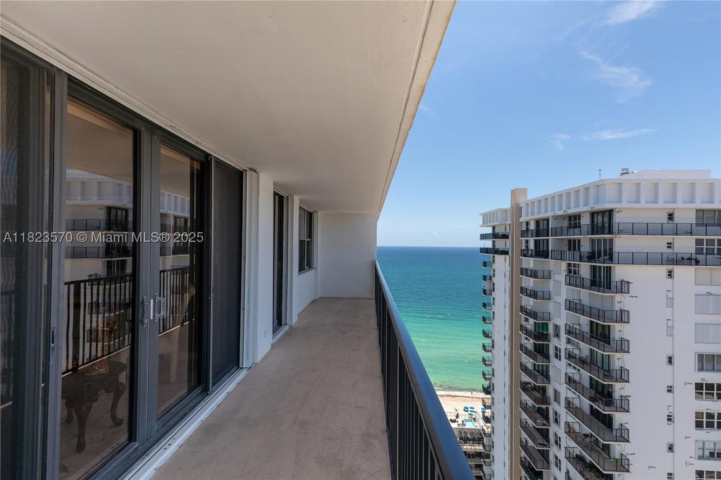 Real estate property located at 2101 Ocean Dr #2707, Broward, Quadomain Tower I And Iv, Hollywood, FL