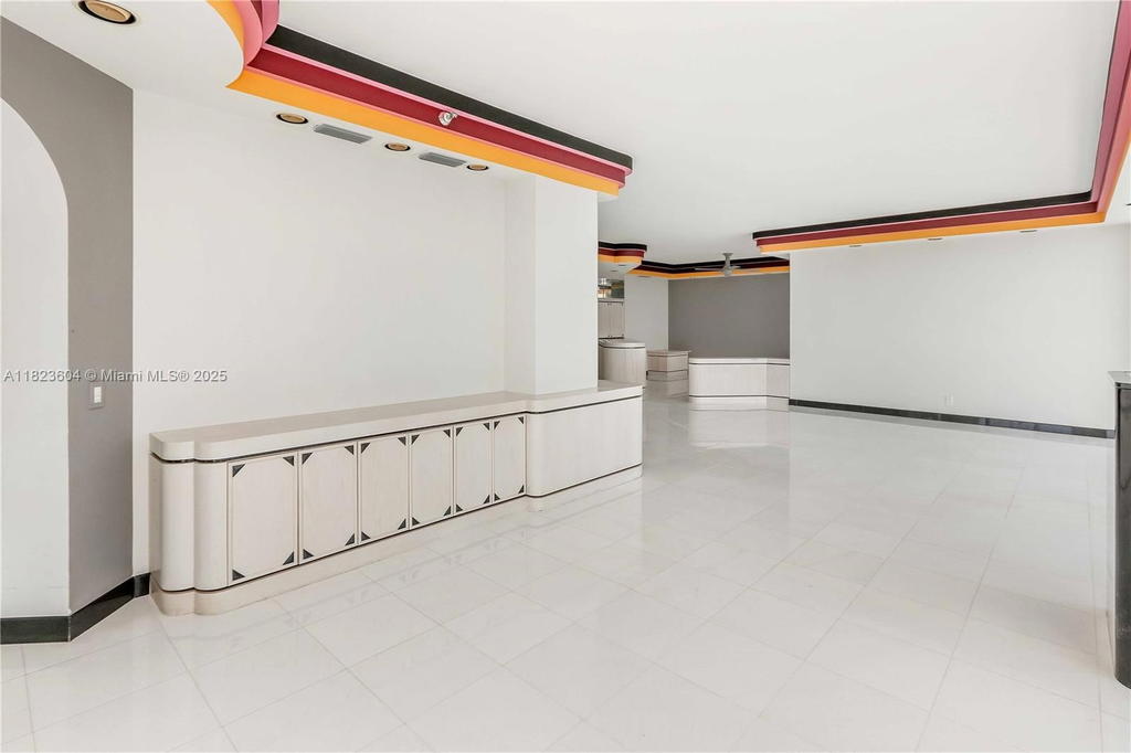 Real estate property located at 3802 207th St #601, Miami-dade, One Island Place Condo Ii, Aventura, FL
