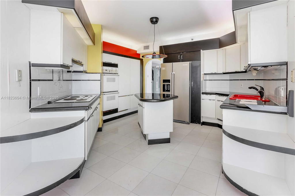 Real estate property located at 3802 207th St #601, Miami-dade, One Island Place Condo Ii, Aventura, FL