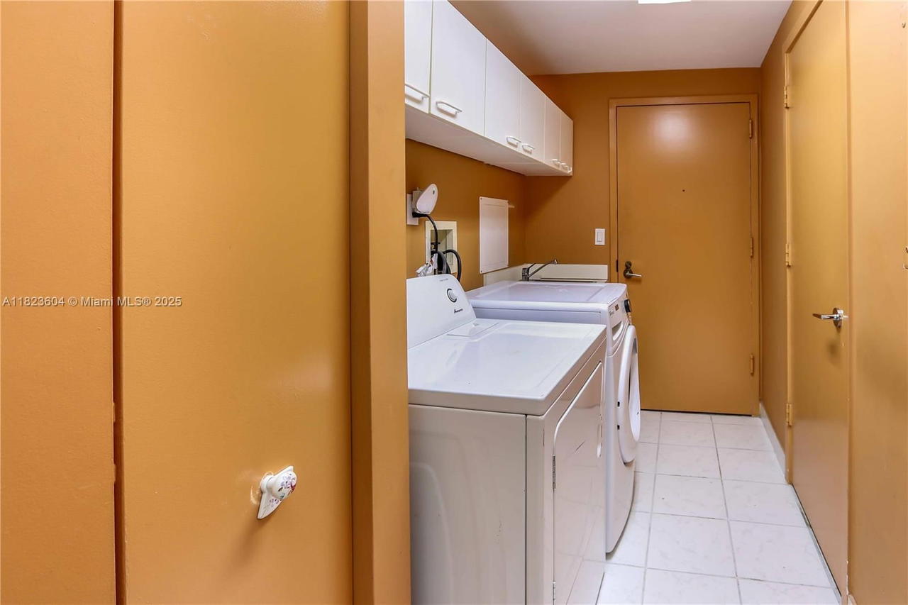 Real estate property located at 3802 207th St #601, Miami-dade, One Island Place Condo Ii, Aventura, FL