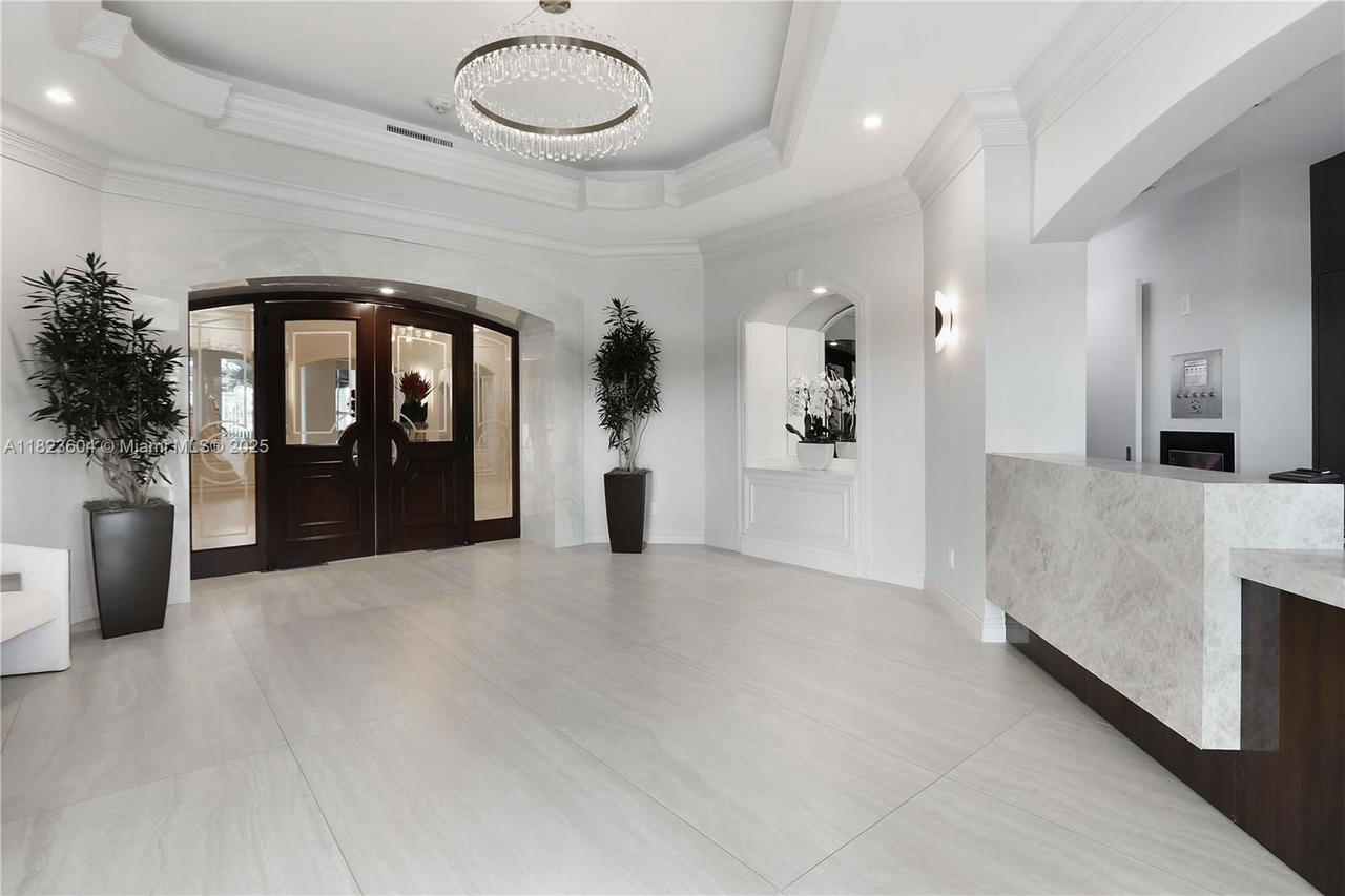 Real estate property located at 3802 207th St #601, Miami-dade, One Island Place Condo Ii, Aventura, FL
