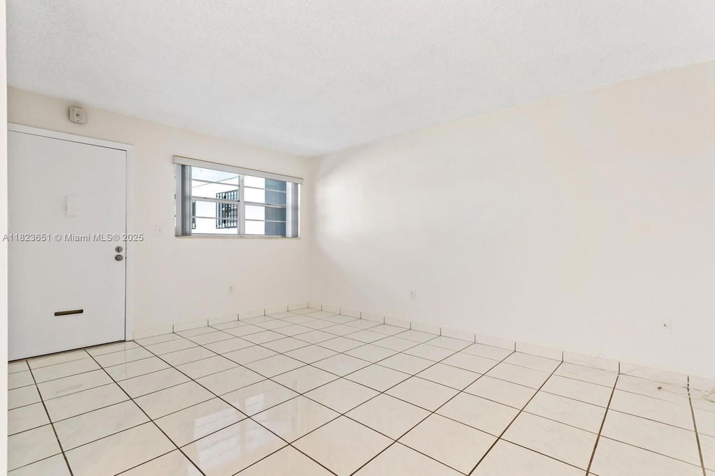 Real estate property located at 1800 25th St #2102, Miami-dade, Grove Gardens Condo, Miami, FL