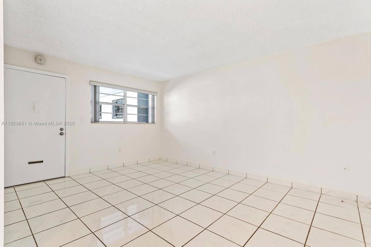 Real estate property located at 1800 25th St #2102, Miami-dade, Grove Gardens Condo, Miami, FL