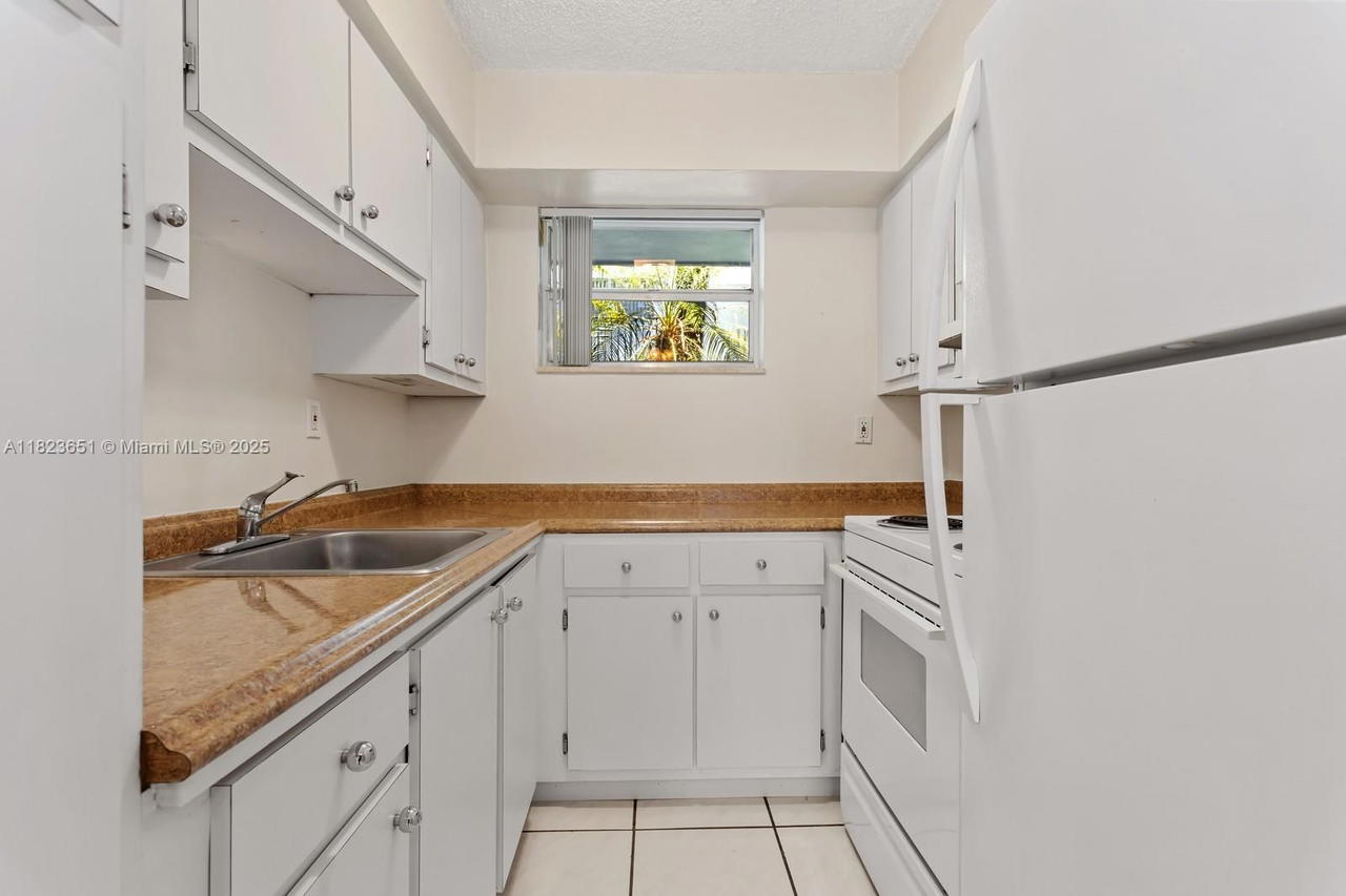 Real estate property located at 1800 25th St #2102, Miami-dade, Grove Gardens Condo, Miami, FL