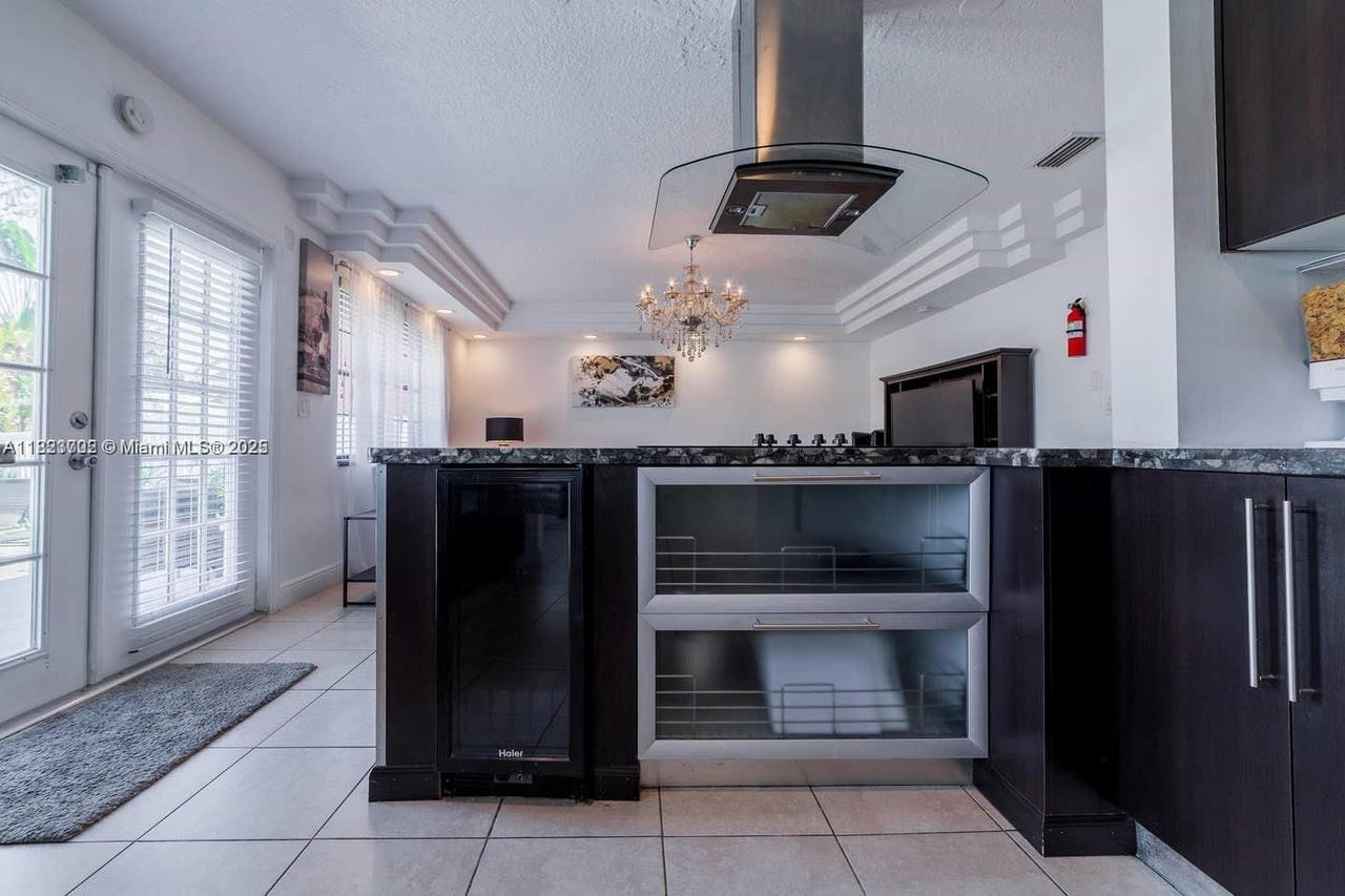 Real estate property located at 203 8th St, Broward, Central Dania Heights, Dania Beach, FL