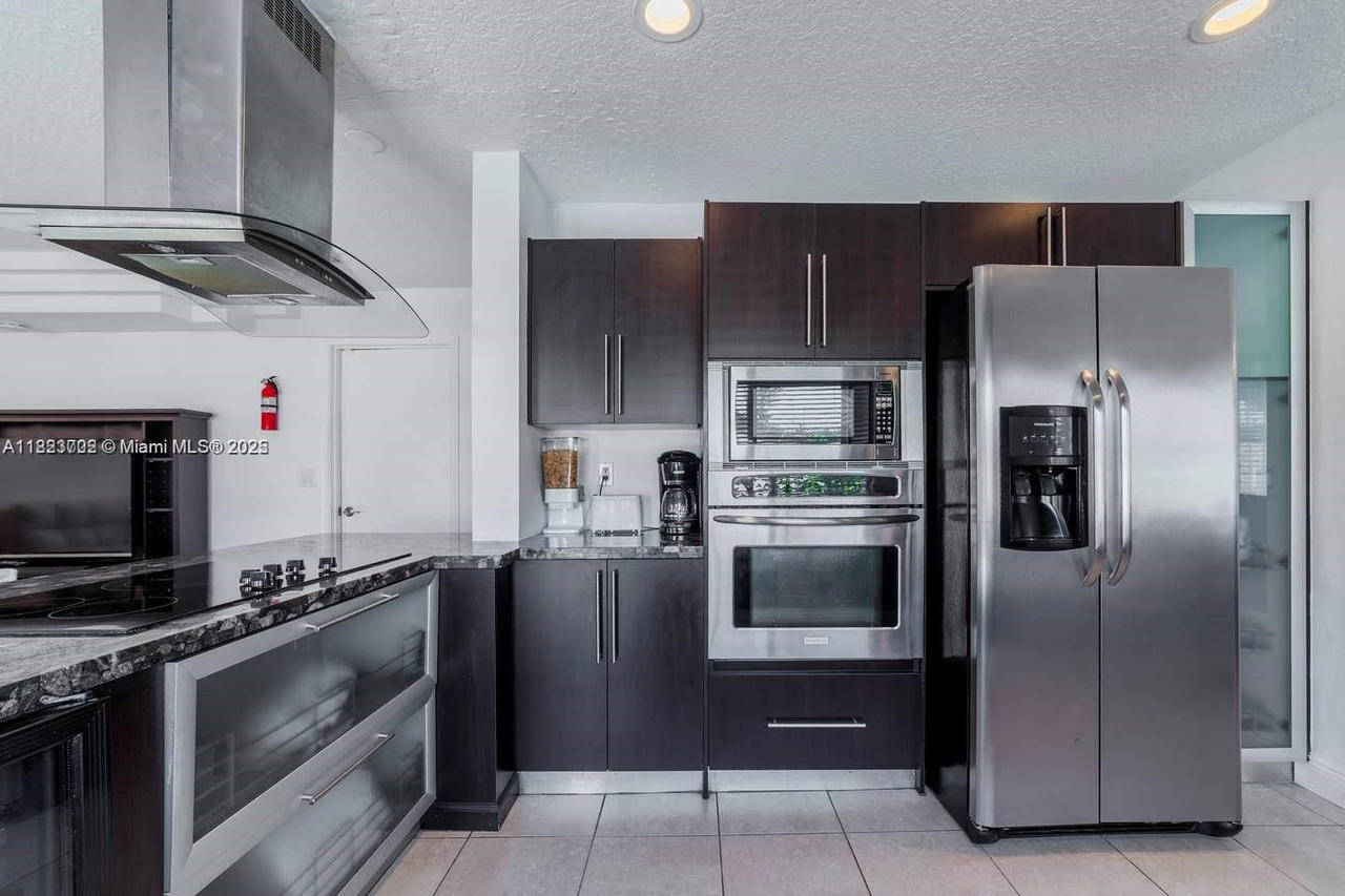 Real estate property located at 203 8th St, Broward, Central Dania Heights, Dania Beach, FL