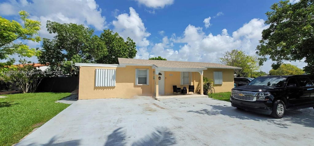 Real estate property located at 8301 38th St, Miami-dade, Tropical Gardens, Miami, FL