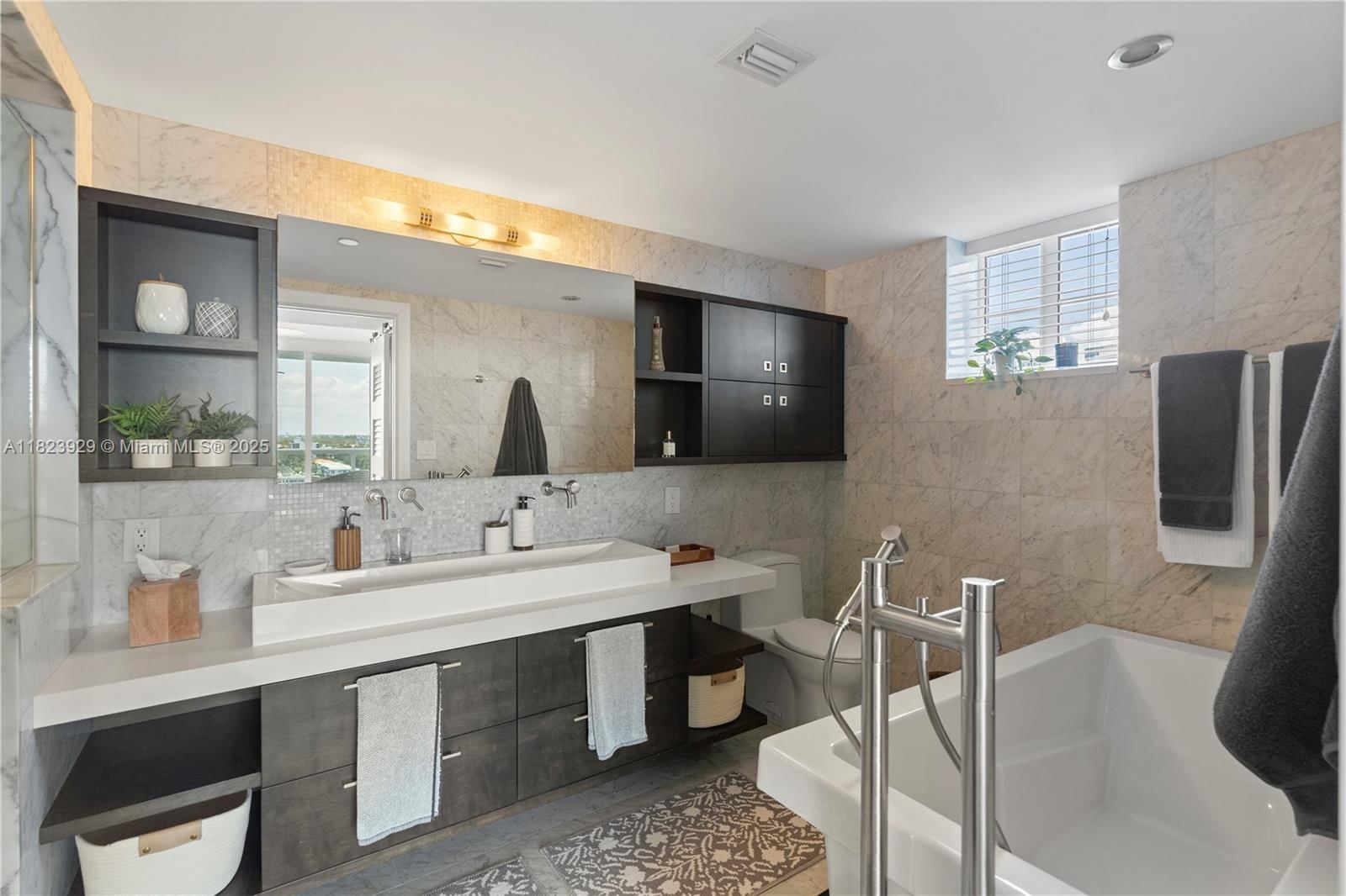 Real estate property located at 17050 Bay Rd PH1201, Miami-dade, Golden Bay Club Condo, Sunny Isles Beach, FL