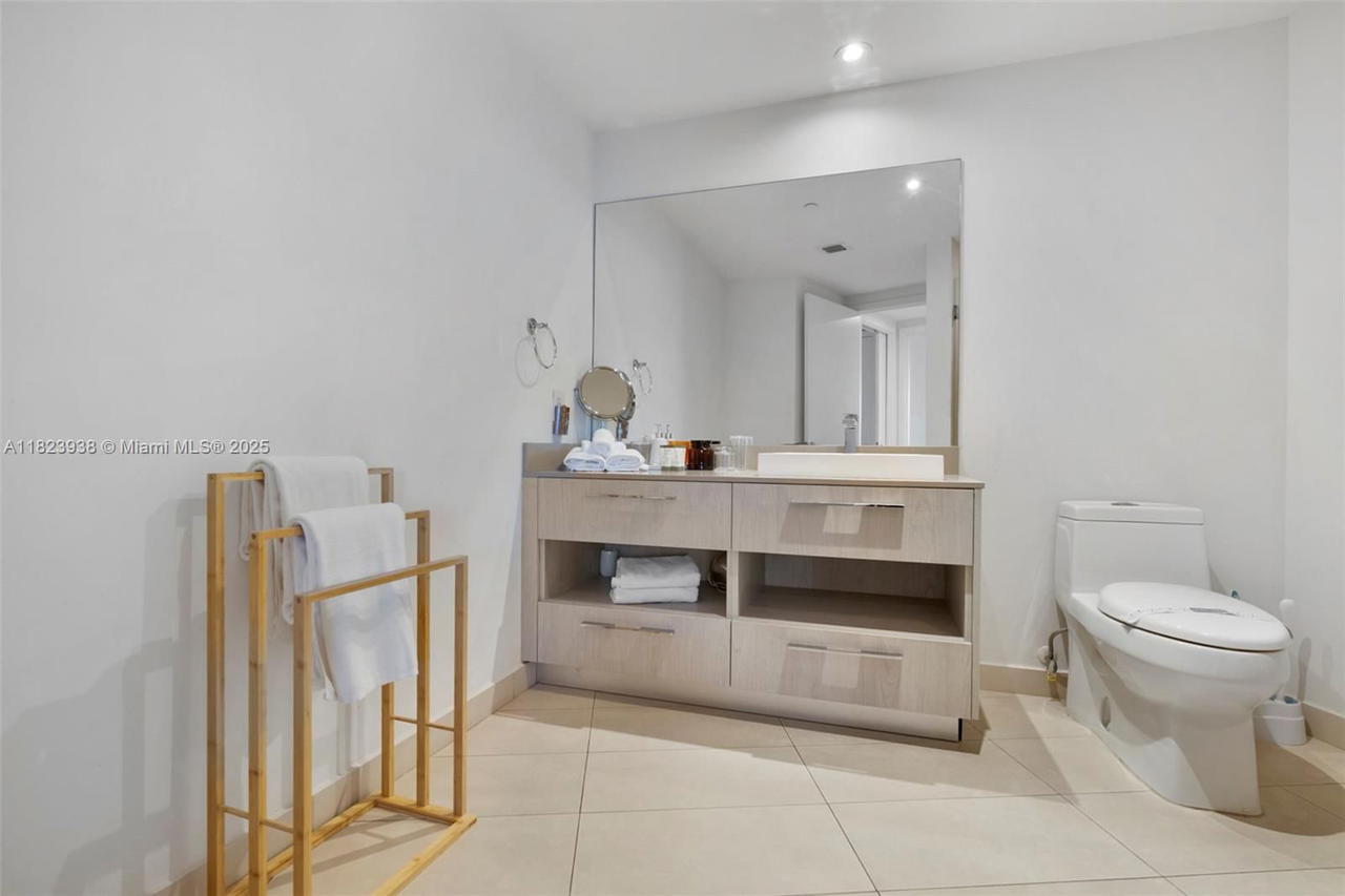 Real estate property located at 4111 Ocean Dr #3709, Broward, 4111 South Ocean Drive Co, Hollywood, FL
