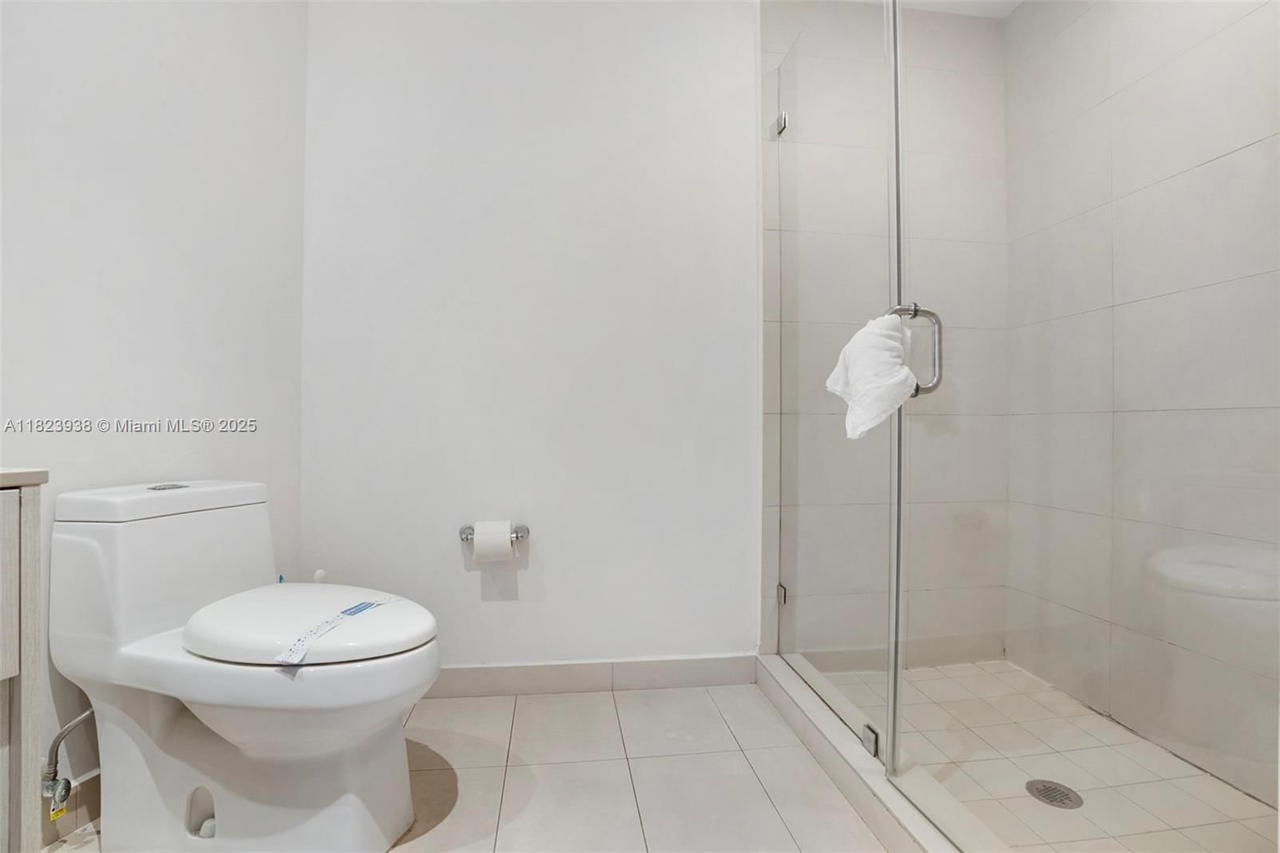 Real estate property located at 4111 Ocean Dr #3709, Broward, 4111 South Ocean Drive Co, Hollywood, FL