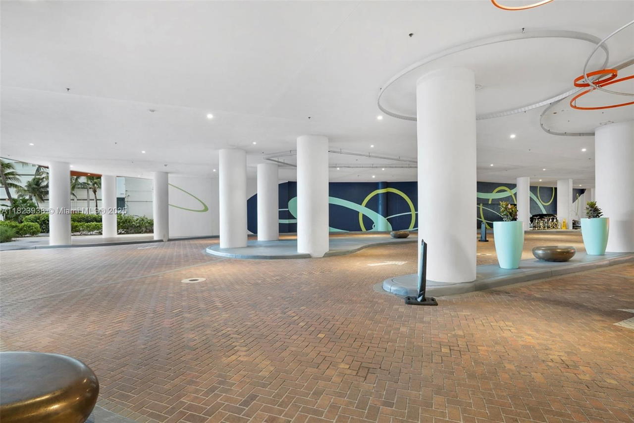 Real estate property located at 4111 Ocean Dr #3709, Broward, 4111 South Ocean Drive Co, Hollywood, FL